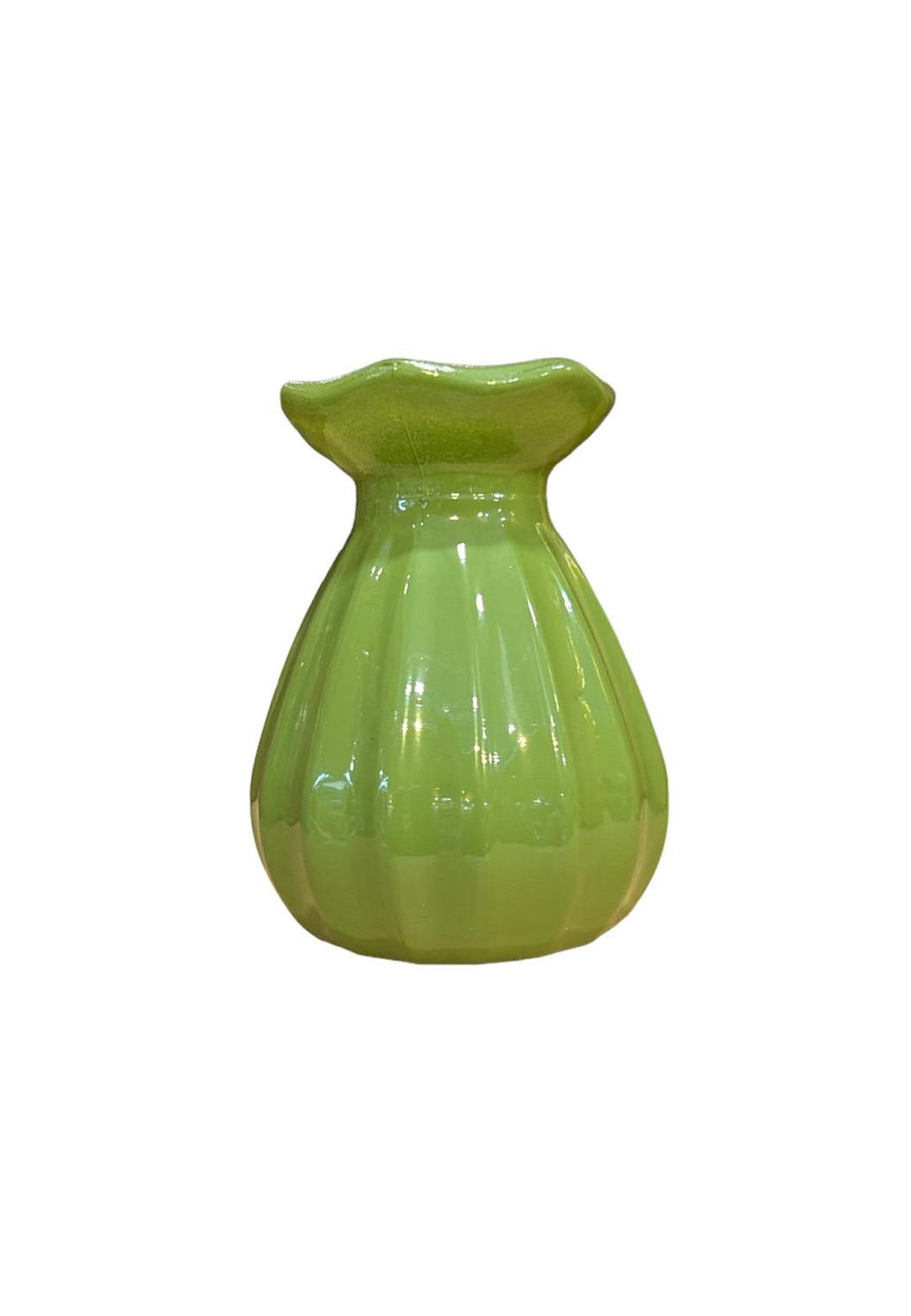 Klein glazen vaasje, kandelaar in appel groene kleur