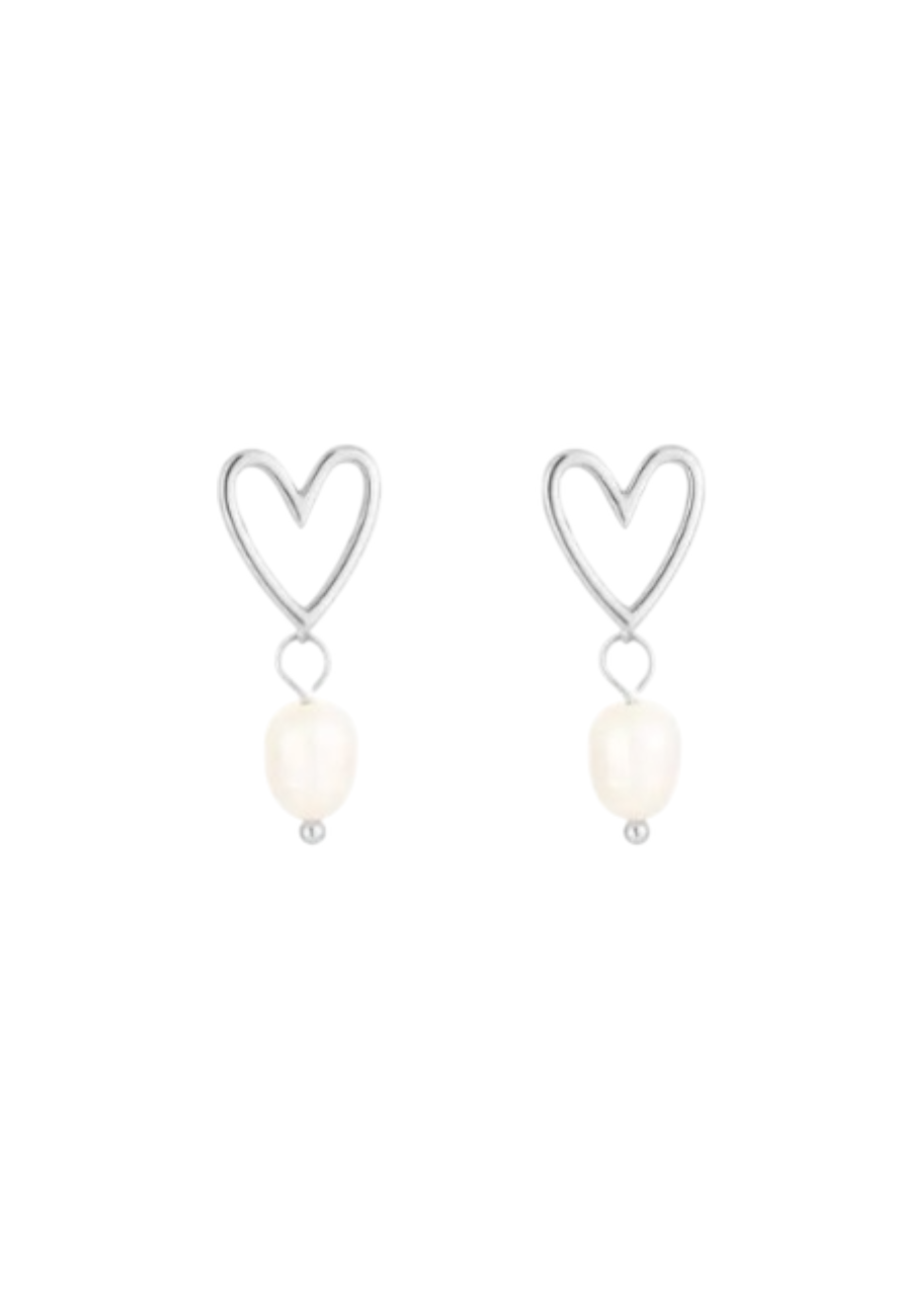 Zilverkleurige oorbellen met hartje