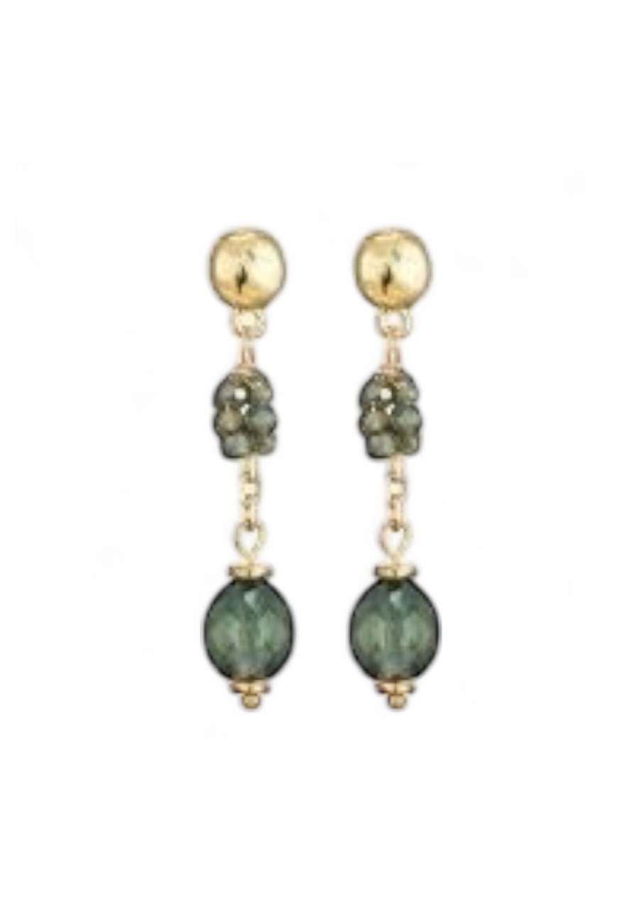 Goudkleurige oorbellen met kraaltjes