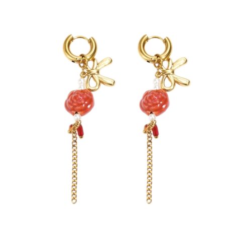 Goudkleurige oorbellen met bedeltjes