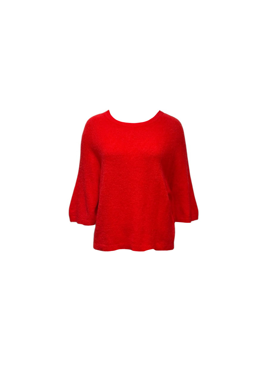 Rood zacht gebreid truitje