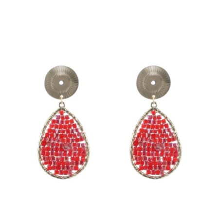 Goudkleurige oorbellen met gekleurde kraaltjes