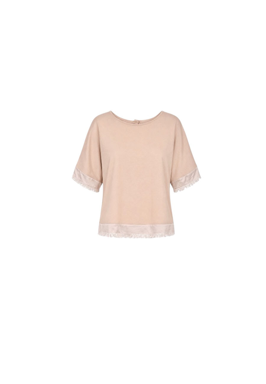 Lichtroze shirt met knoopjes op de rug