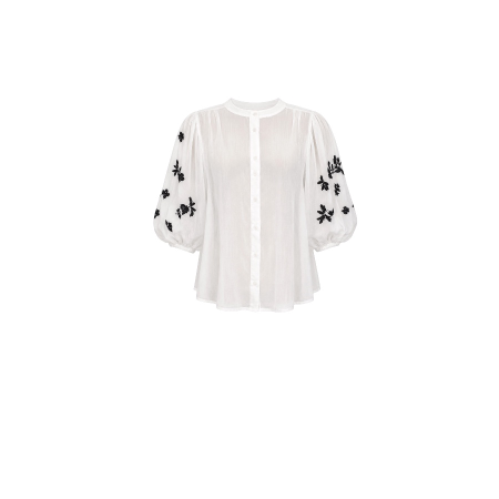 Wit voile blouse met donkerblauwe borduursels
