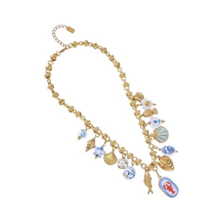 Half Lange ketting met vrolijke gekleurde bedeltjes