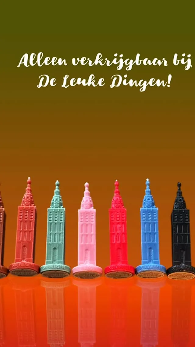 𝗕𝗔𝗖𝗞 𝗜𝗡 𝗦𝗧𝗢𝗖𝗞ⵑ
DÉ STEVENSTOREN KAARS!
Nieuwe kleurtjes en 2 maten! 
(19 cm en 26 cm). Wat een leuk en origineel sint of kerst kadootje! Alleen verkrijgbaar bij De Leuke Dingen! Ook online te bestellen: www.deleukedingen.nl
#stevenstoren #stevenskerk #sint #kerst #kado #cadeau #online